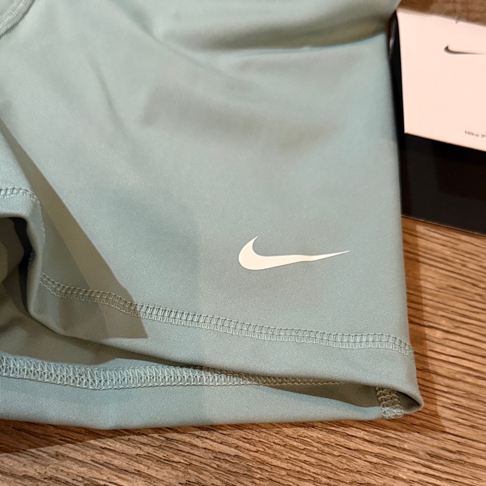 Nike Pro Women's 3” Shorts. NWT - Picture 2 of 3